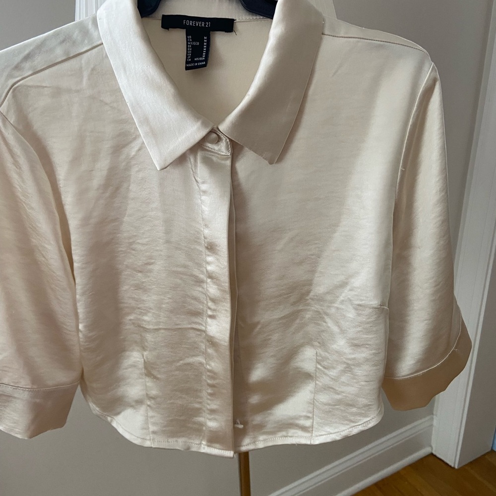5/$10 Forever 21 Cream Satin Women's Top